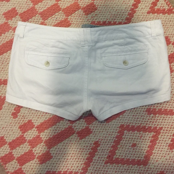 American eagle white shorts