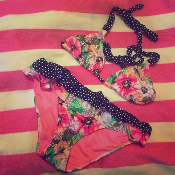 Victoria's Secret floral/polka dot bikini set - Picture 1 of 4