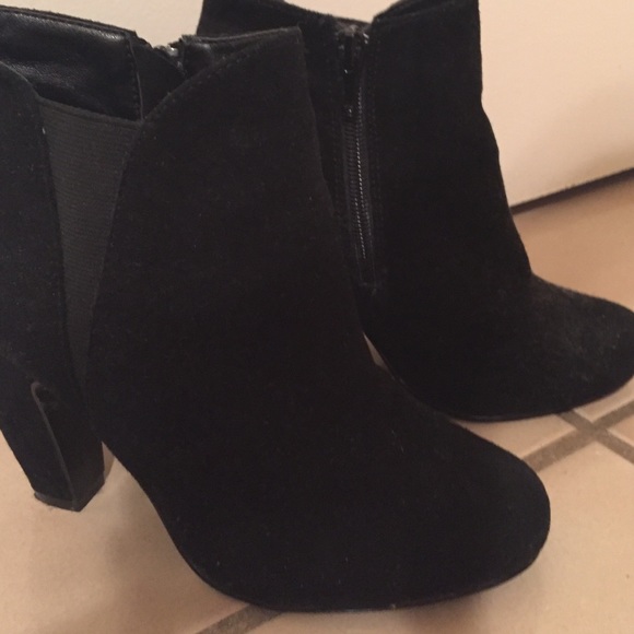 Black Steve Madden Suede Booties