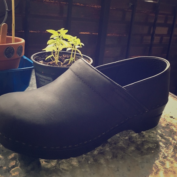 Sanita size 40 nursing shoes