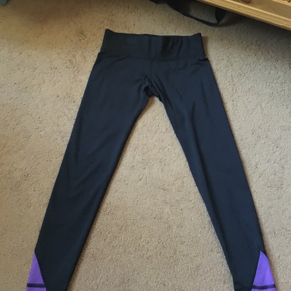 Noli yoga pants!