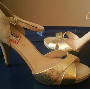 Brand New Patent Beige /Gold Ankle Strap Heels