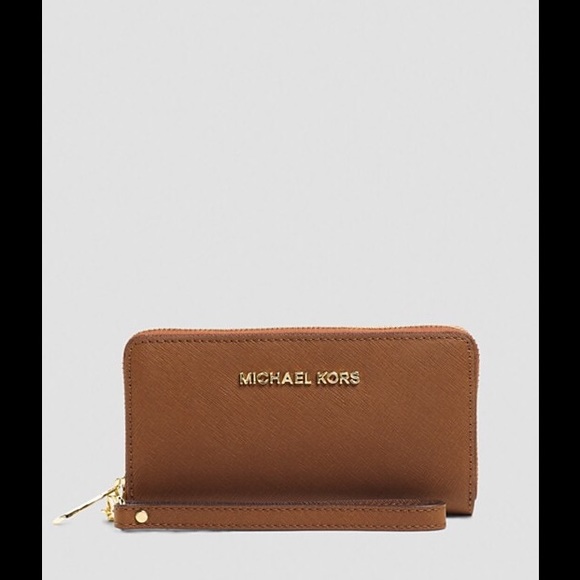 Michael Kors multifunction wallet NO TRADE