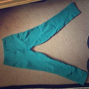 Lululemon yoga pants