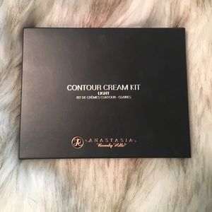 BNIB ABH Contour Cream Kit (Light)!