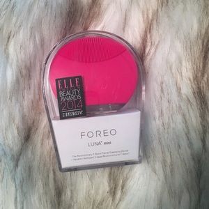 BNIB Foreo Bundle! On Hold!