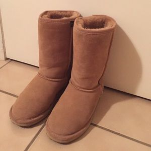 Boots with fur inside