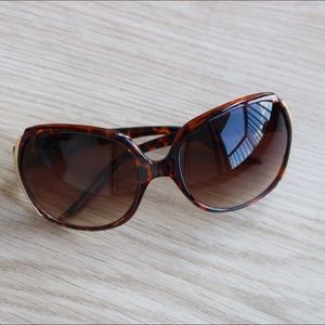 O by Oscar de la Renta Oversized Sunglasses