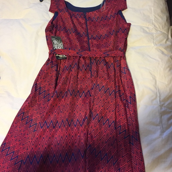 blue and red sleeve less dress - Picture 2 of 2