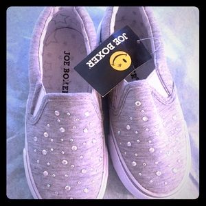 Size 11 girls tennis shoes. Slip on.