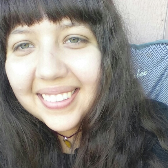 Meet your Posher, Priscila