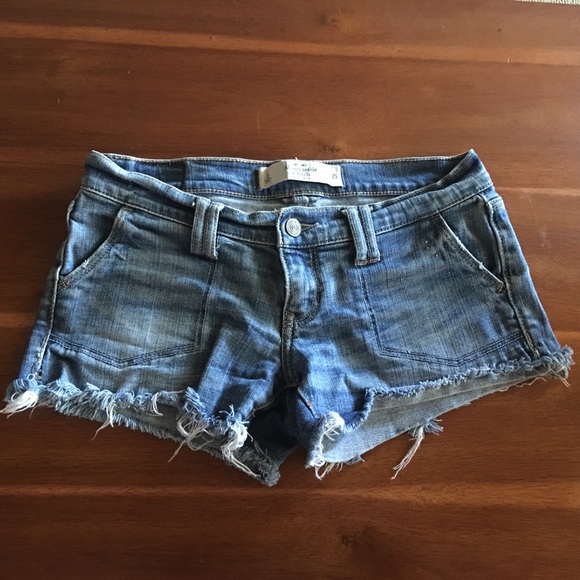 Abercrombie & Fitch Pants - Abercrombie and Fitch Jean shorts. Size 0/25