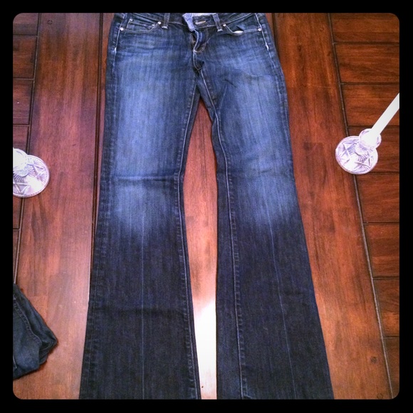 Laurel Canyon low rise Paige Jeans 27