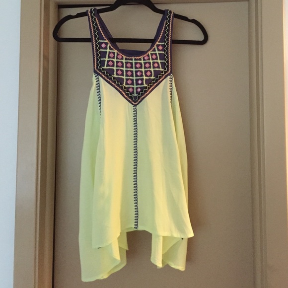 FLASH SALE Green/yellow flowy top VERY flattering!