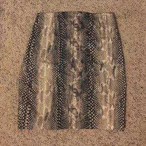 ✨Express pencil skirt size 4✨