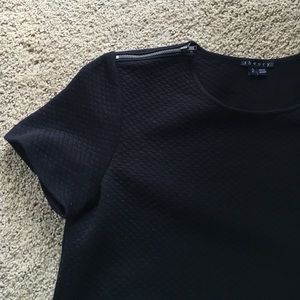 ⭐️Host Pick⭐️Theory black top w/ zipper accent