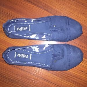 Casual blue slip ons