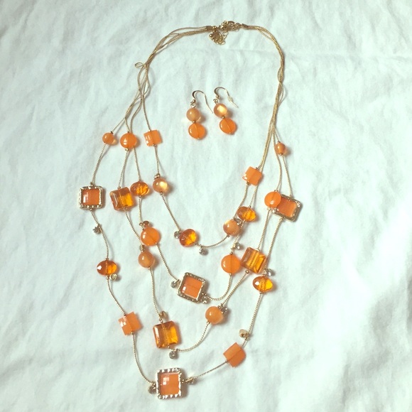 Funky orange beaded necklace & matching earrings