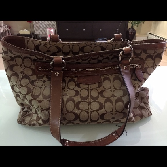 Authentic Coach Tote Purse.