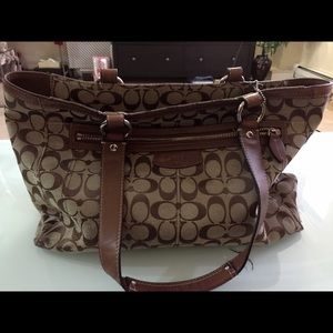 Authentic Coach Tote Purse.
