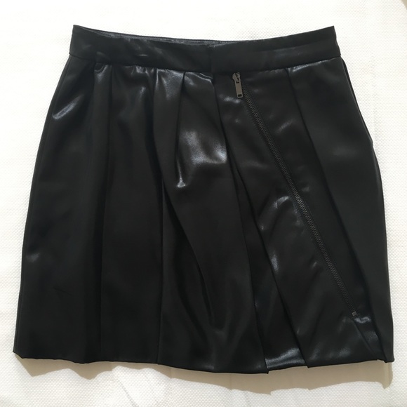 FLASH SALE Vintage Gucci Black Biker Mini Skirt