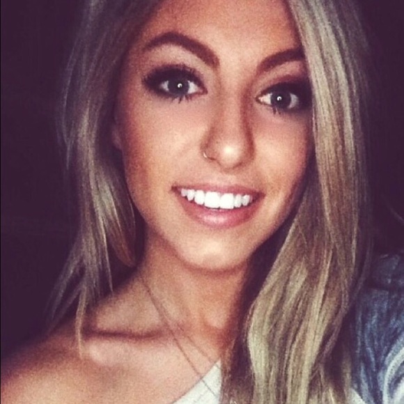 Meet your Posher, Kendall - Picture 1 of 1