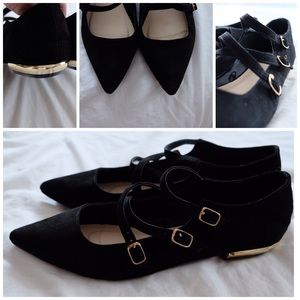 Black 3 strap pointed toe ballet flats w/gold