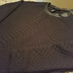 NWT H&M black quilted sweatshirt
