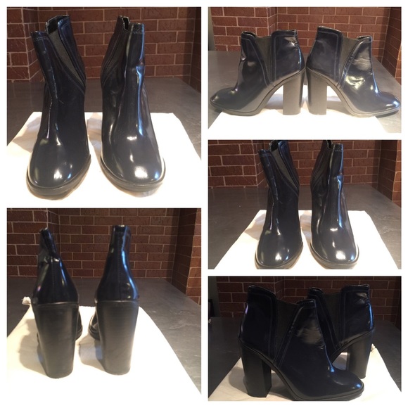 Zara navy blue round toe boots