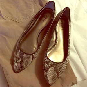 Ann Taylor flats