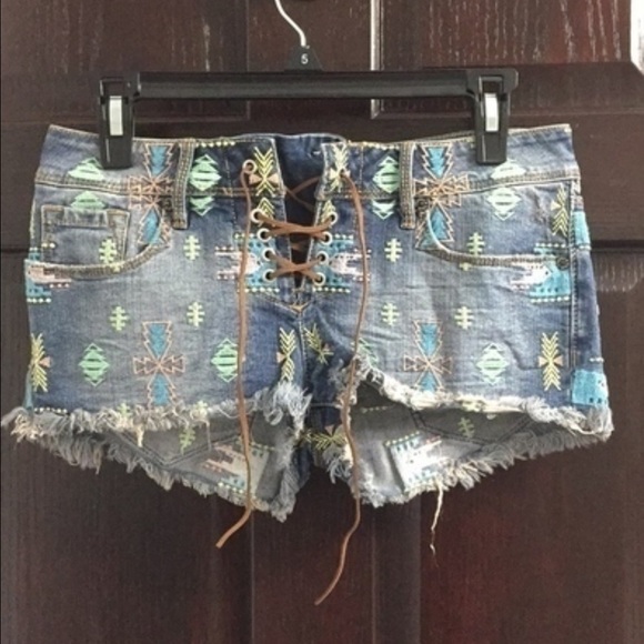 Kendall & Kylie tribal shorts