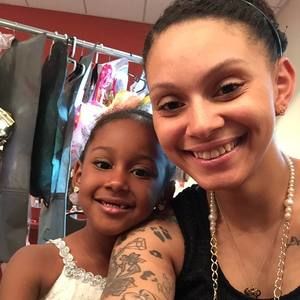 Meet your Posher, Taryn