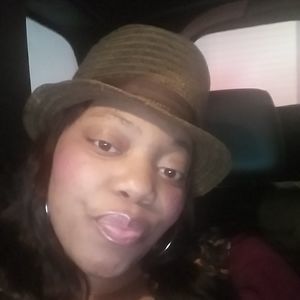 Meet your Posher, Lashona