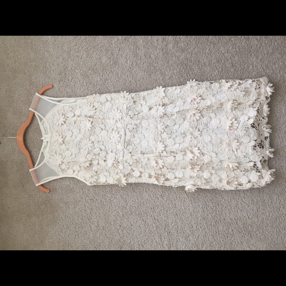 Vintage style dress with flower detail