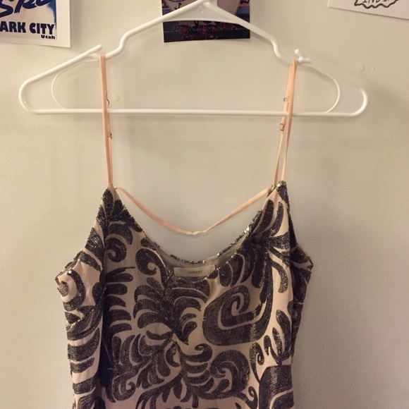 Gorgeous sequin top!! - Picture 2 of 3