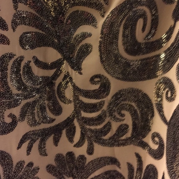 Gorgeous sequin top!! - Picture 3 of 3