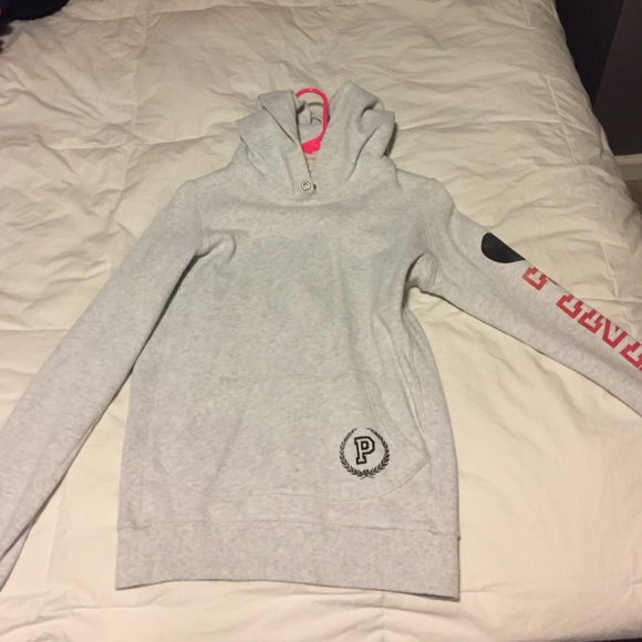 pink georgia bulldog hoodie for $8