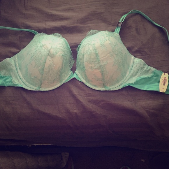 Victoria's Secret 38D teal lace bra.