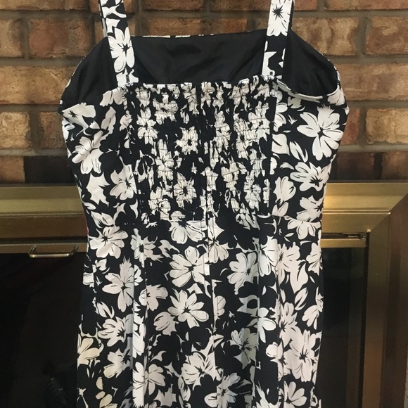 Dress *Final Offer* - Picture 4 of 5