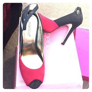 Red and Gray shoe dazzle heels *Used*