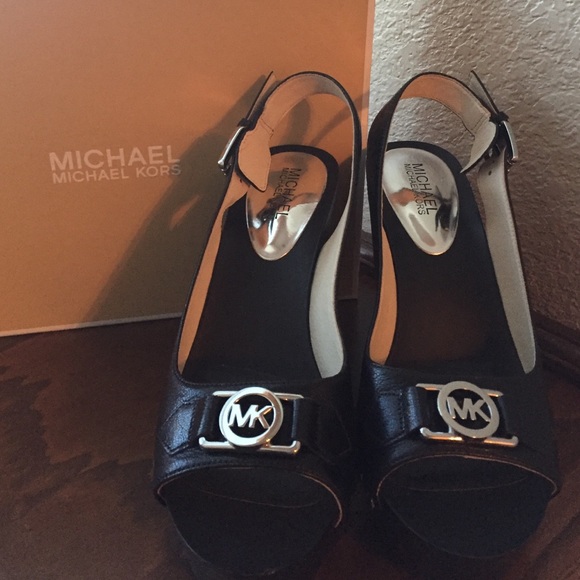 NWB Michael Kors black leather sling shoes