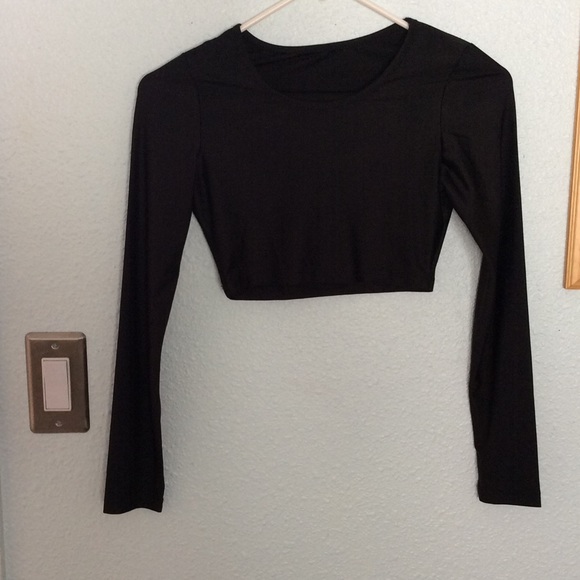 Black crop top long sleeve