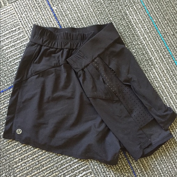 Lulu lemon active shorts