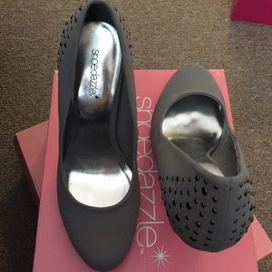 Shoe dazzle heels