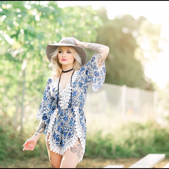 Shopaholic Closet Clean out - Picture 2 of 3