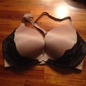 Victoria's Secret 38DD bra