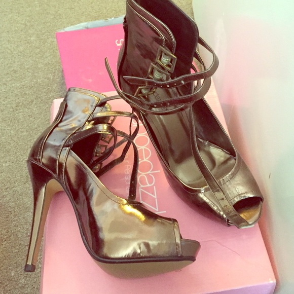 Shoe Dazzle Shoes - Gold shoe dazzle shoes