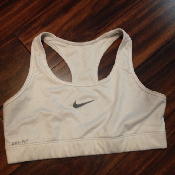 White nike sports bra