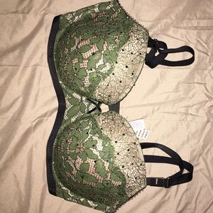 🆕NWT VS new bra 32DDD