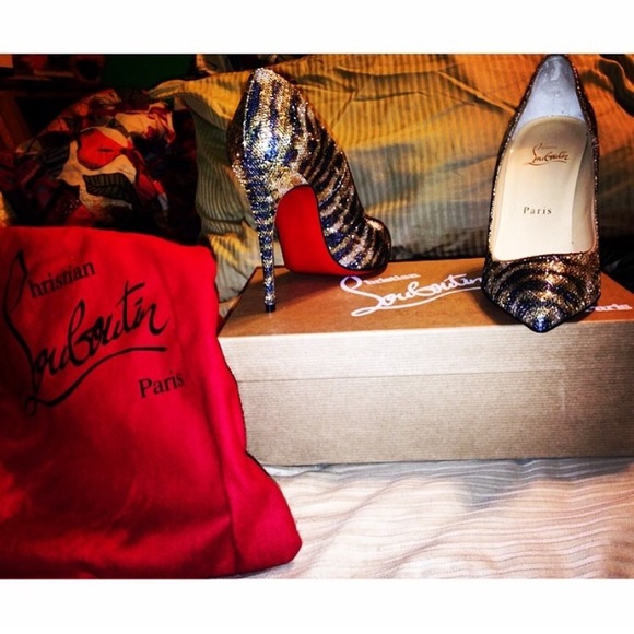 AUTHENTIC Christian Louboutin Pigalle Follies 100